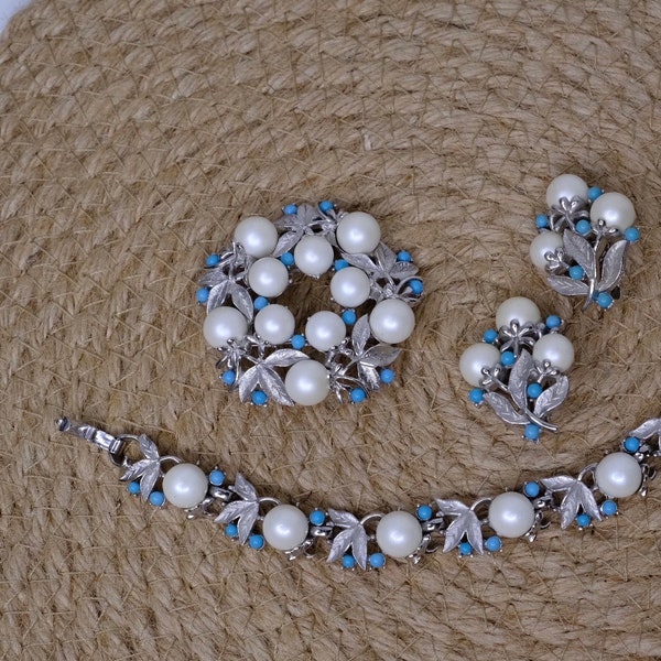 Sarah Coventry Bracelet, Brooch & Clip on Earrings Set Alaskan Summer Silver Tone with Pearls and Blue Beads Vintage