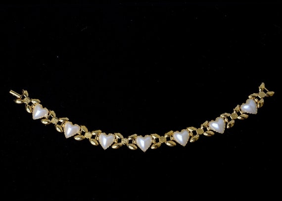 Avon Bracelet Hearts Gold Tone with Pearl Vintage - image 1