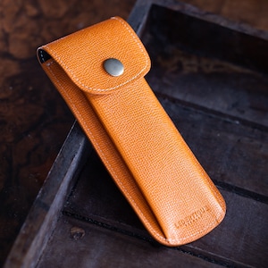 Watch pouch made of French grain leather. Hand-stitched & Made in Germany