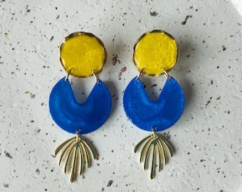 Blue and yellow hanging earrings, in resin and gold stainless steel, handmade, unique piece, ideal for a gift