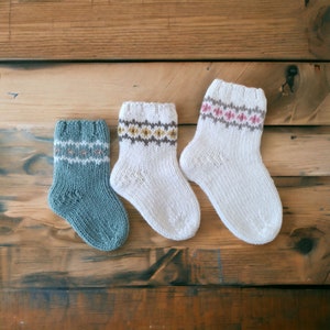 Denise baby socks knitting pattern