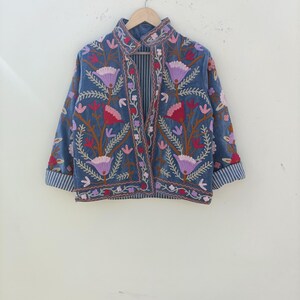 Giacca ricamata in velluto Suzani fatta a mano: cappotto boho trapuntato indiano