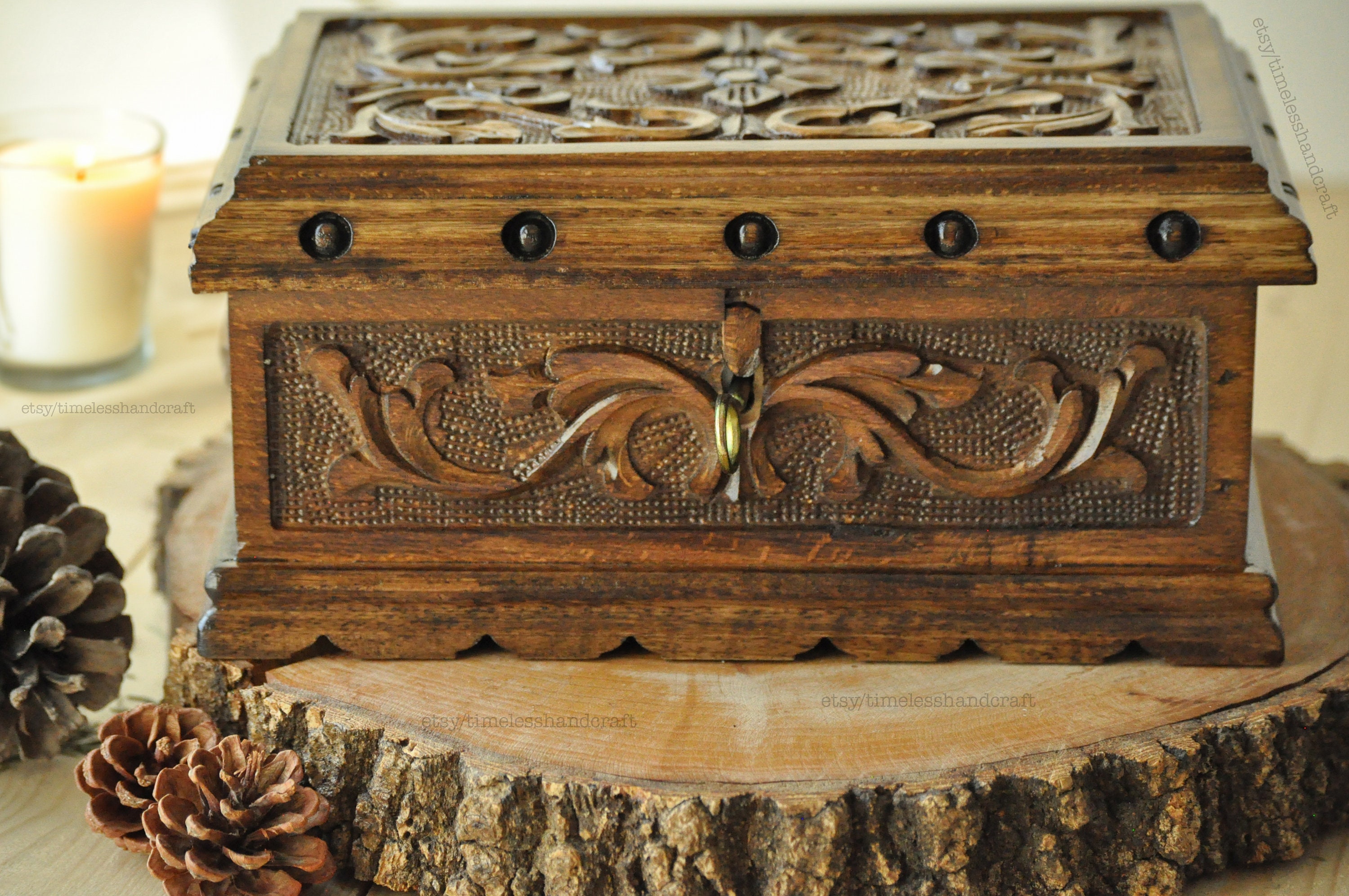 **アンティーク風♡SAVON‪ꔛ‬パウダーBOX風** Personalized Large Vintage Hand Carved Walnut Magic Box, Large