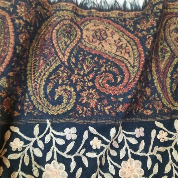 Vintage Long embroided Dupatta Stole Pure Woolen … - image 5