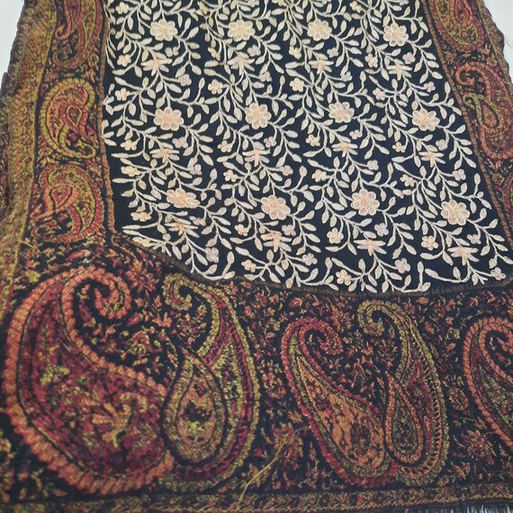 Vintage Long embroided Dupatta Stole Pure Woolen … - image 2