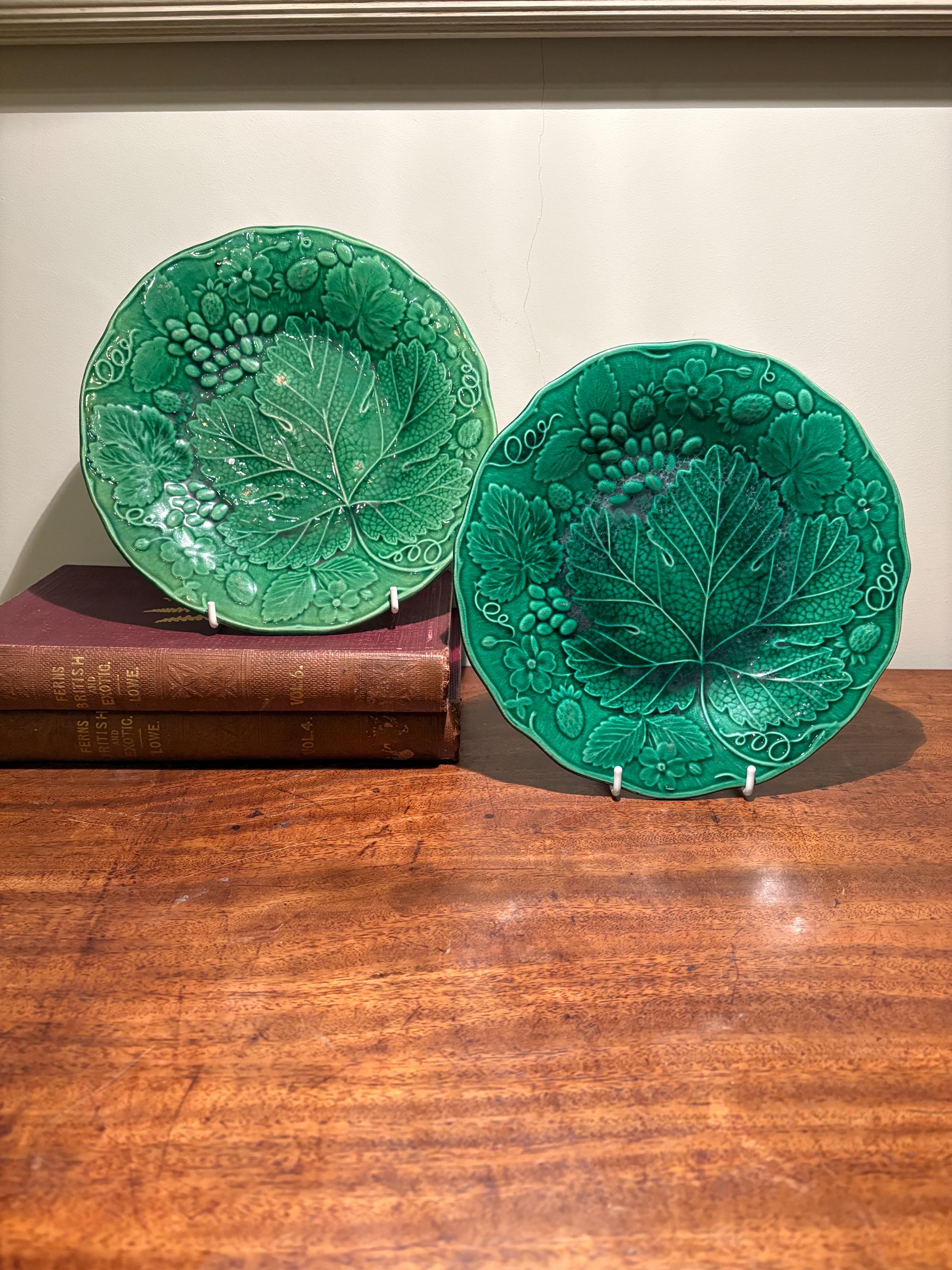 【年代物】ウェッジウッド　マジョリカ焼　greenleaf プレート皿3枚セット 年代物】ウェッジウッド マジョリカ焼 greenleaf プレート皿3枚セット