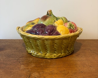 French Sarreguemines Majolica Fruit Pie Dish: Barbotine Basketweave