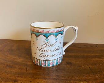 The Royal Collection “God Save The Queen” H.M. The Queen’s 80th Birthday 2006 Mug Rare British Royals memorabilia cup.