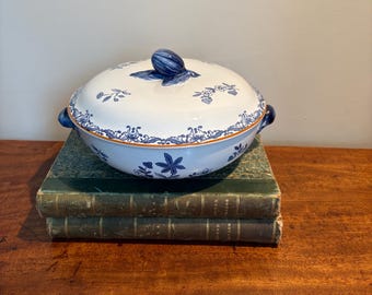 Vintage Rorstrand Ostindia (East India) vegetable or stewed fruit tureen.  Swedish design at its finest. Very good condition.