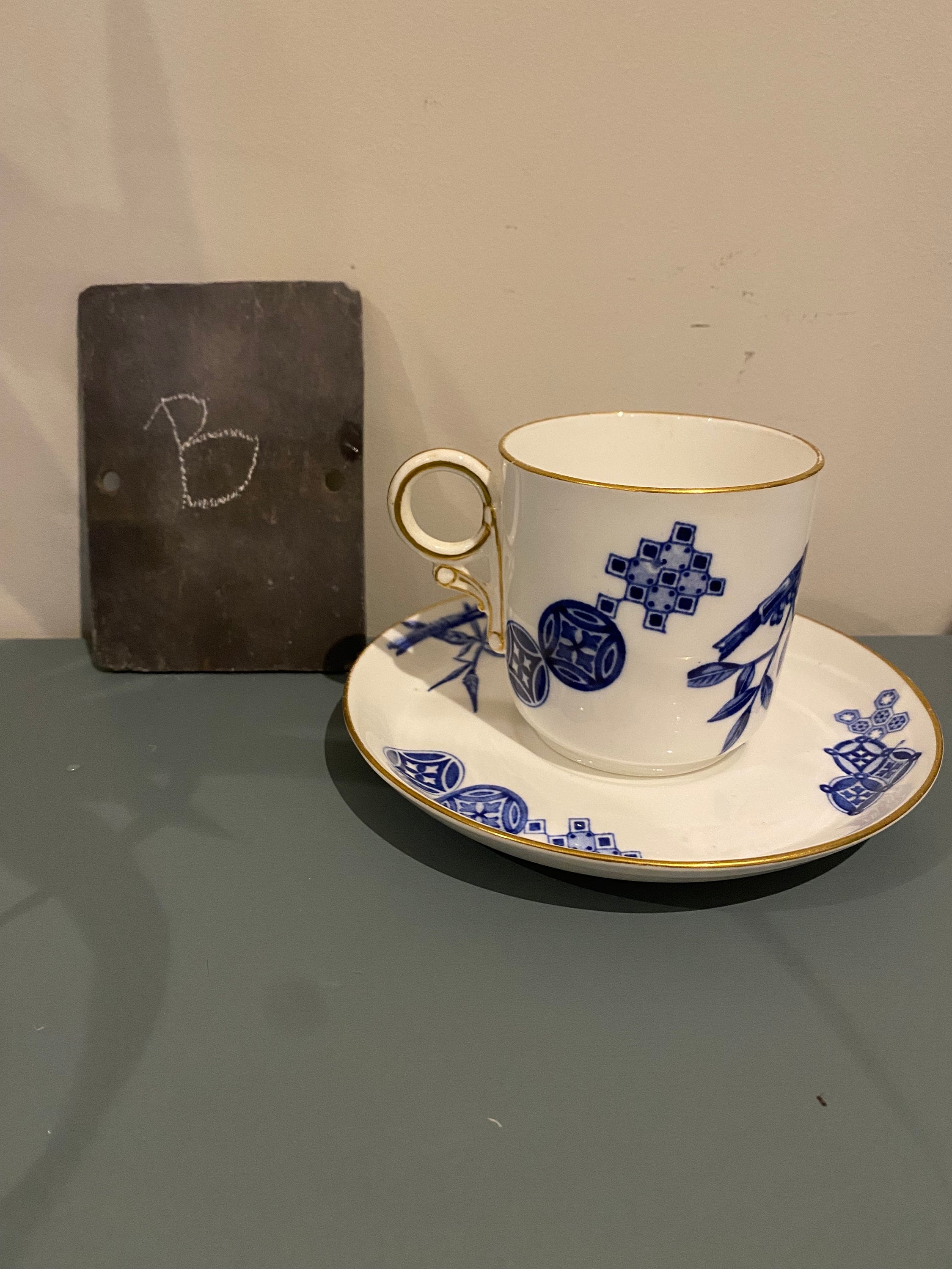 1876 年にイギリスのロイヤル ウースター社で作られた日本の美しい磁器 