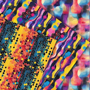 Peut inclure: &Eacute;chantillons de tissu abstraits aux motifs vibrants. Les motifs pr&eacute;sentent un m&eacute;lange de couleurs, notamment le jaune, le bleu, le rose et le violet. Un &eacute;chantillon a un motif &agrave; pois, tandis que d'autres ont des motifs ondul&eacute;s et g&eacute;om&eacute;triques.