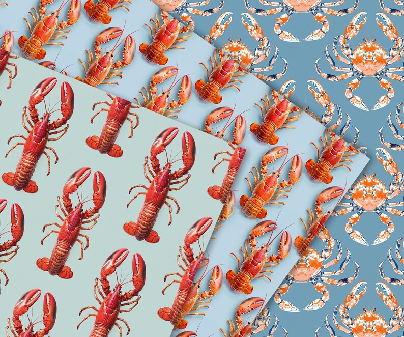 K&ouml;nnte beinhalten: Ein nahtloses Muster mit roten Hummern und blauen Krabben auf hellblauem Hintergrund. Die Hummer sind in einem sich wiederholenden Muster angeordnet, w&auml;hrend die Krabben &uuml;ber das Design verteilt sind.