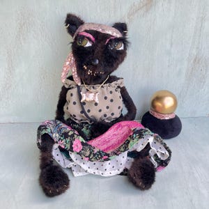 Poupée de chiffon unique chat diseuse de bonne aventure avec boule de cristal rougeoyante et 4 cartes de fortune, 60 cm, 23,6 po. - Poupée artistique câblée faite main