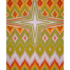Puede incluir: Patrón geométrico abstracto con una estrella blanca en el centro. El patrón está formado por cuadrados y diamantes en tonos de verde, naranja, amarillo y rosa.