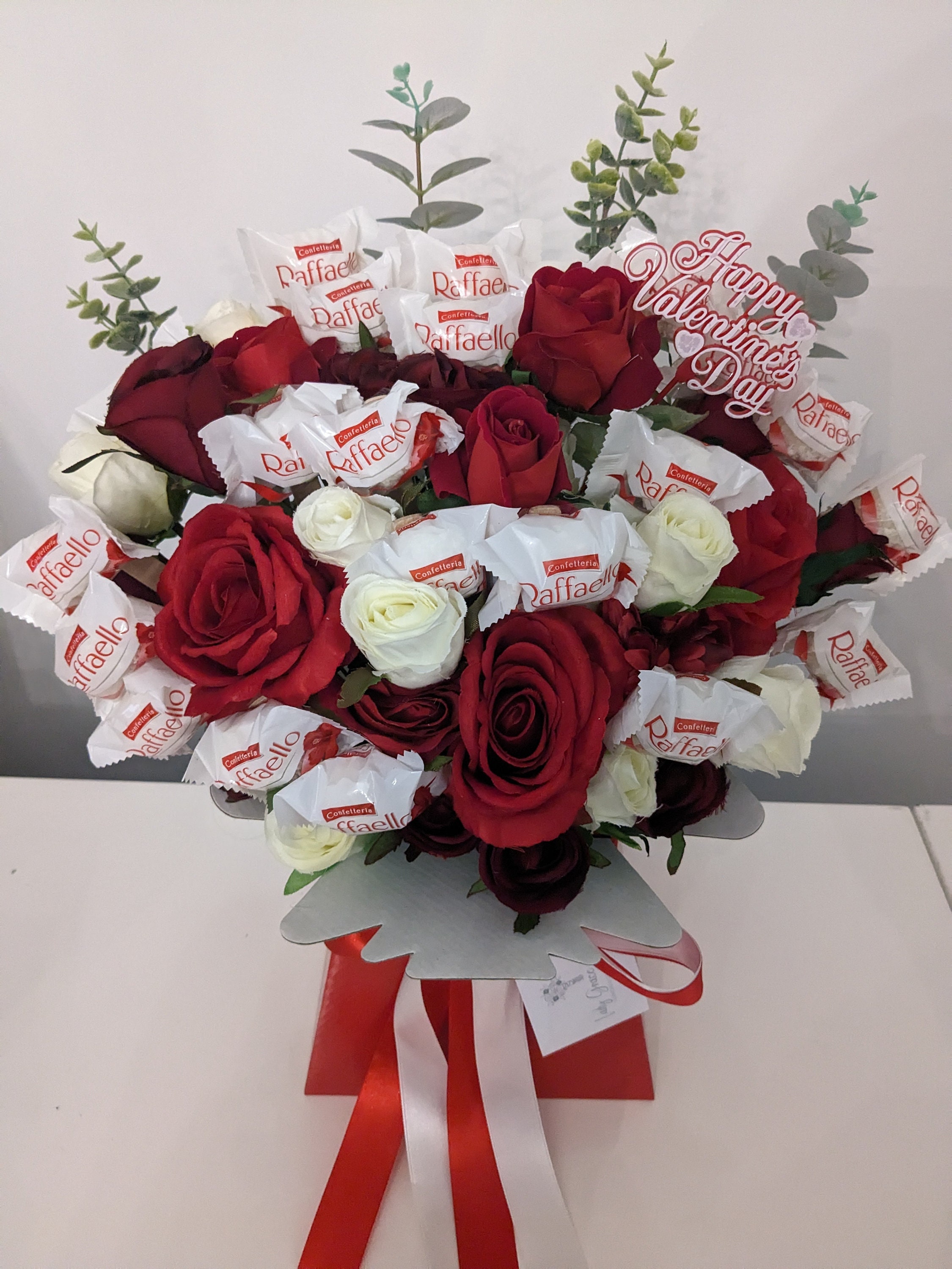 Red Raffaello Chocolate Bouquet with Roses Red Raffaello Chocolate Bouquet with Roses