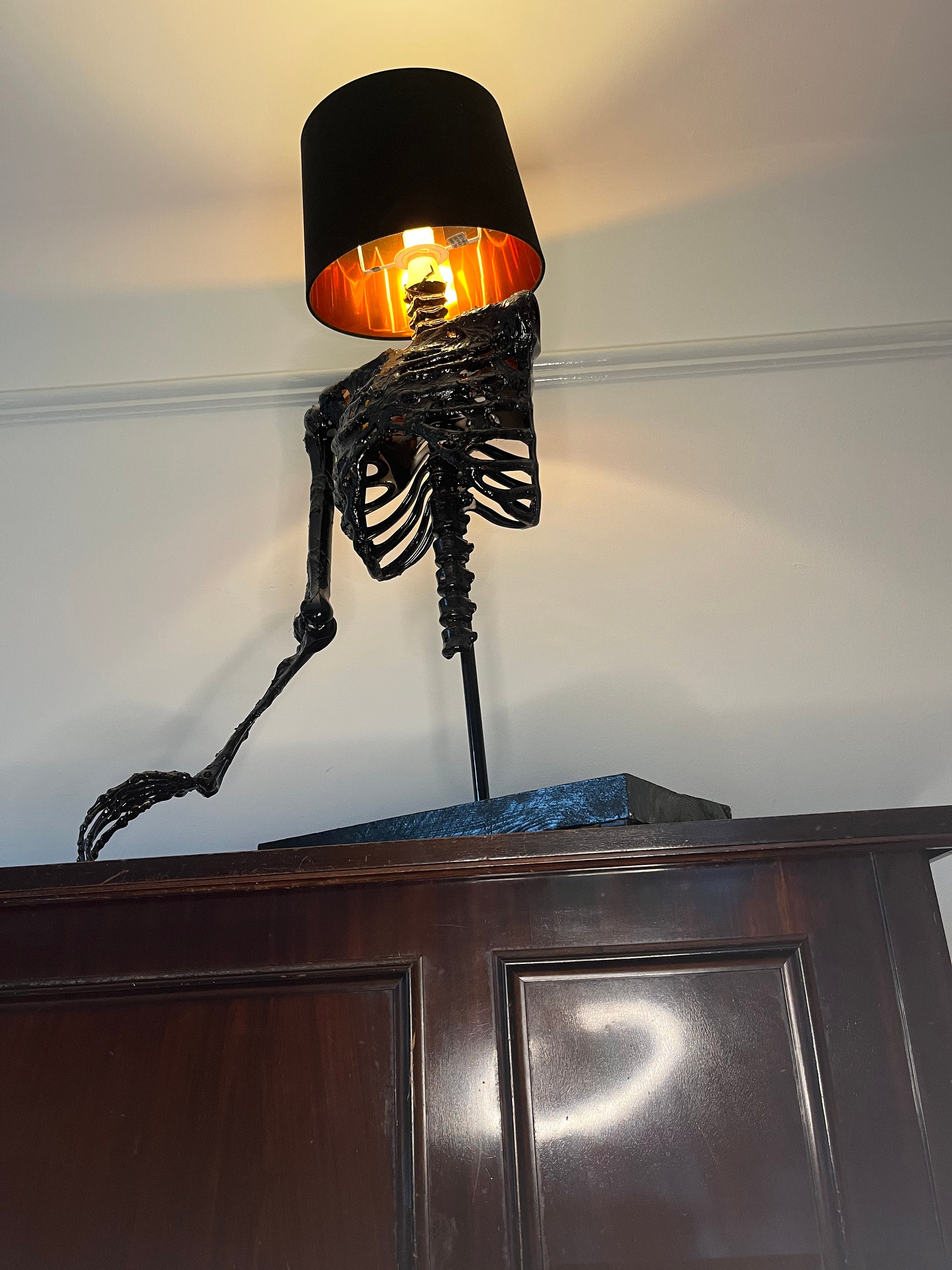 Prachtvolle Skelett Deckenlampe mit Totenschädel Lampe Totenkopf