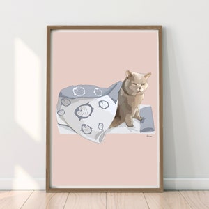 Impresión de pingüino y gato soñoliento, linda ilustración digital dibujada a mano, póster rosa divertido para amantes de los gatos, regalo de decoración de dormitorio para su gatito