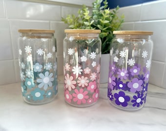 Daisy Glass Cup with Lid and Straw, Flower Iced Coffee Cup, Cute Glass Cup, Flower Girl Gift, Flower Gift Ideas, Floral Aesthetic