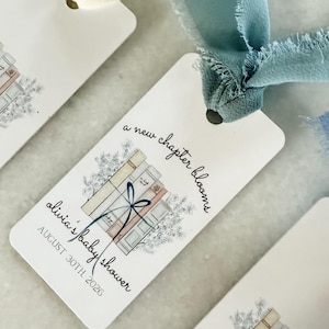 Buchstapel-Platzkarten, personalisierte Lesezeichen als Gastgeschenke, Bilderbuch-Babyparty-Dekoration