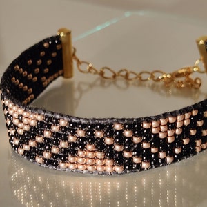 Black bided bracelet with gold lines and triangles, Braided adjustable bracelet, Brazalete Miyuki, Bracelet with positive energy Her jewelry