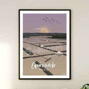 Peut inclure: Impression d'art encadrée représentant les marais salants au coucher du soleil. Le texte "Guérande" et "Marais du Sel" est inclus. La palette de couleurs comprend des tons beiges, violets et orangés. Le cadre est noir.
