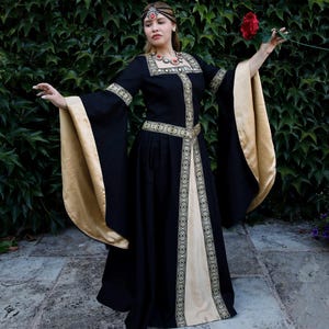 Fantasy Renfair Medieval dress Renaissance princess black linen cotton Tudor wedding gown costume Reenactment outfit historical