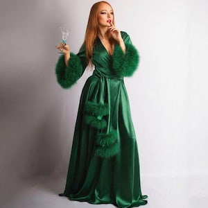 Traje burlesco verde esmeralda Traje Hollywood de seda largo Bata de satén Drag Queen Plumas de marabú