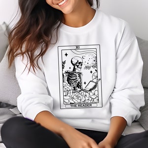 Skelett Tarot Sweatshirt Pullover Geschenk für Leser Celestial Tarot Book Reader