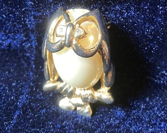 Broche hibou en fausse perle