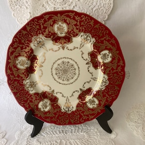 Madeleine Hutschenreuther floral décor in Victorian style 1948-1970