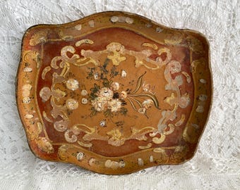 Vintage papier-mâché tray with flowers. 1950