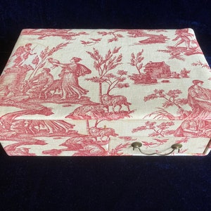 Ancienne boîte de rangement en tissu Toile de Jouy française.