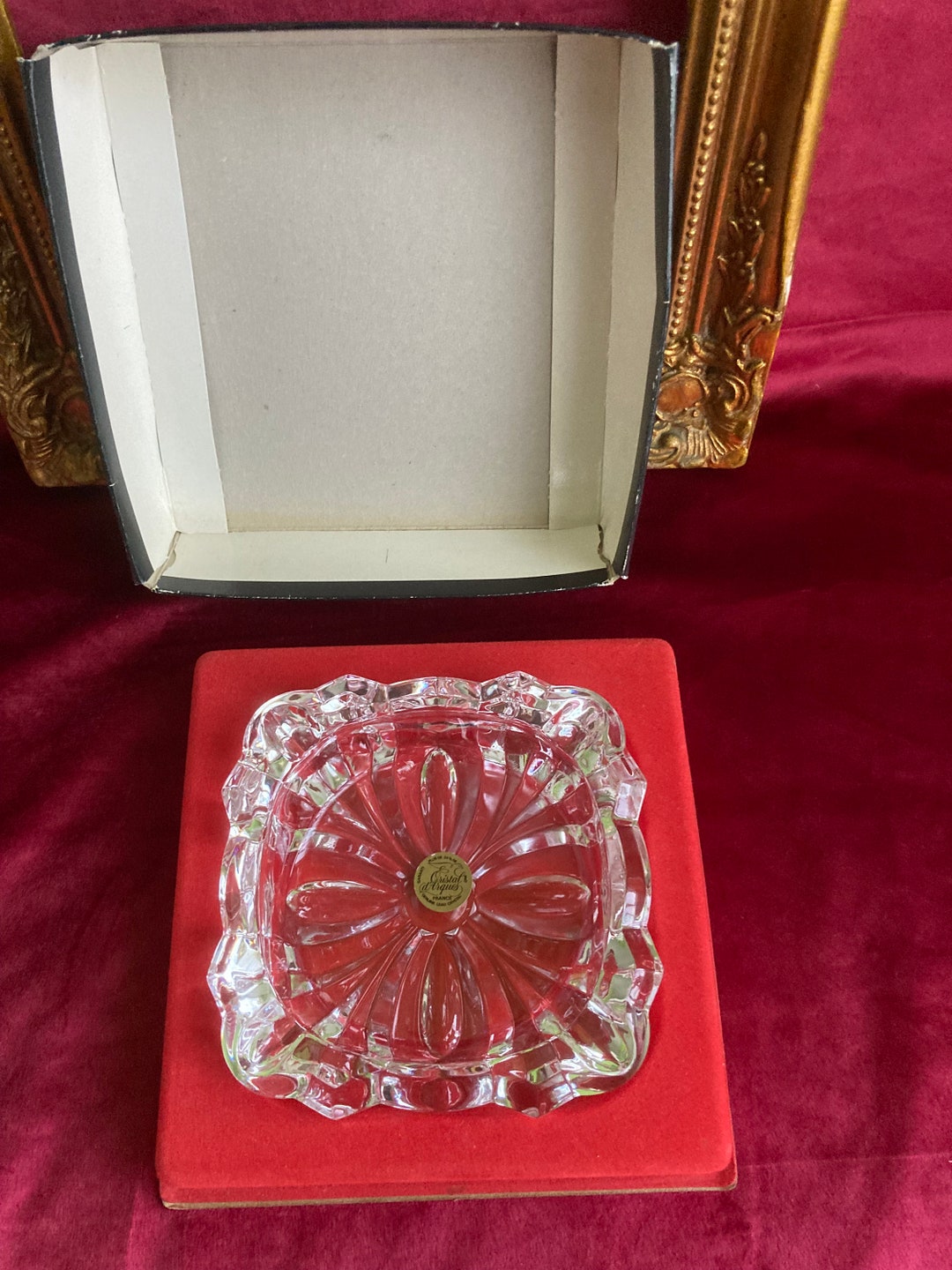 フランスのクリスタルダルク社の灰皿です。ヴィンテージ 1960-1970