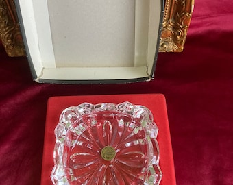 フランスのクリスタルダルク社の灰皿です。ヴィンテージ 1960-1970