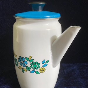 Vintage emaljkaffekanna/tekanna med blommor. Tyskland, 1960-1970