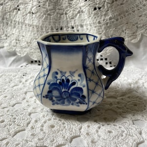 Handgefertigte Gzhel-Tasse, Becher. Vintage aus den 1990er Jahren