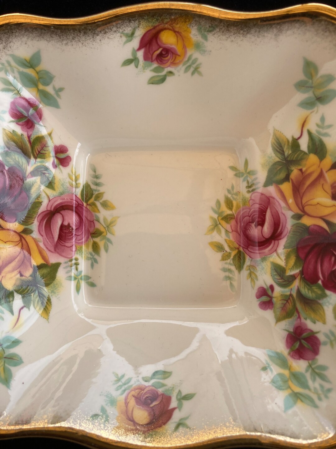 ロイヤルスタッフォードのブーケボウル。ヴィンテージ 1960 年代