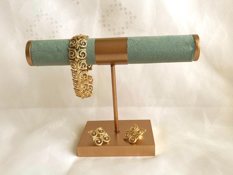 Monet © Jewelry Set Gold Plated Bracelet and Ear Clips from the 1980s image 1