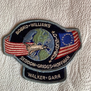 NASA-patch. Nasa vintage patch ontdekking Bobko Williams Seddon Griggs Hoffman Walker Garn