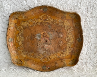 Vintage papier-mâché tray with flowers. 1950