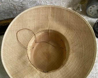 Alte französische Livorno-Strohhaube mit Österreich