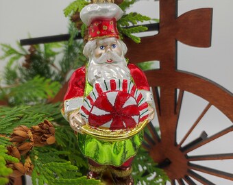 手吹きガラスのサンタのオーナメント：ポーランドのクリスマスツリーの