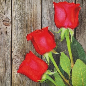 Rosas Rojas Sobre Madera Servilletas De Papel Decorativas Artesanía General. 4 Servilletas Individuales de Papel para Almuerzo Servilletas Hermosas Rosas. Servilletas para manualidades.