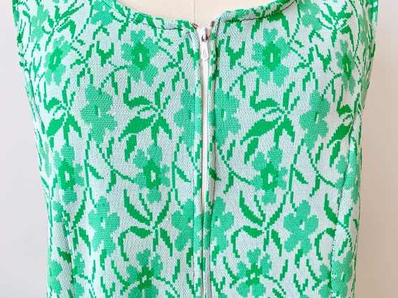 Vintage Plus Size 60s Bright Green Sleeveless Vol… - image 6