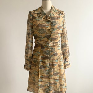 1970s Wide Collar Brown Mustard Abstract Pattern Day Dress Sz 38 US Small Belted Mary Dress Turquoise Shirtwaist Yellow Dress Pleated Skirt