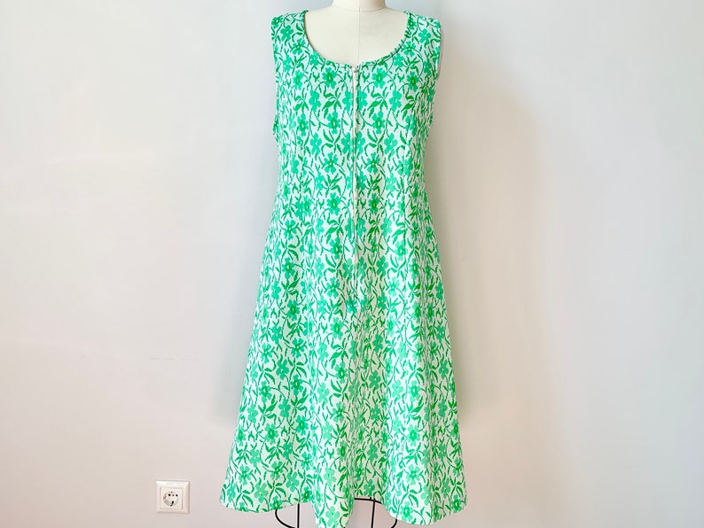 Vintage Plus Size 60s Bright Green Sleeveless Volup Summer Mod A-Line Dress with Front Zipper Sz L XL image 1