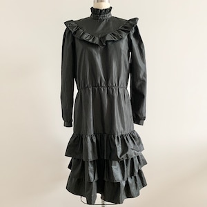 Vintage Gothic Wednesday Ruffle Skirt 80s Victorian Steampunk Black Taffetta Madonna High Collar Dress Size Medium