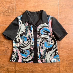 Vintage Plus Size XL 70s Black Pink Blue Collar Buttondown Top Boho Hippie Floral Paisley Short Sleeve Print Shirt