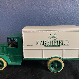 Vintage 1989-ERTL Co.-MACK Truck Replica-&quot;1926 Bulldog&quot; -Macci #1 - #1189-6.5&quot;W -Coin Bank