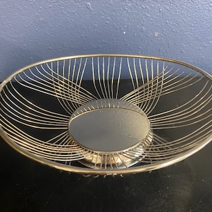 Silver Plate Decorative Wire Serving Basket 9&quot;L x 10&quot;W - Made in Hong Kong